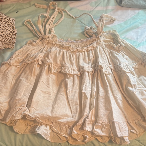 SHEIN Cream Ruffle Top - Picture 3 of 3